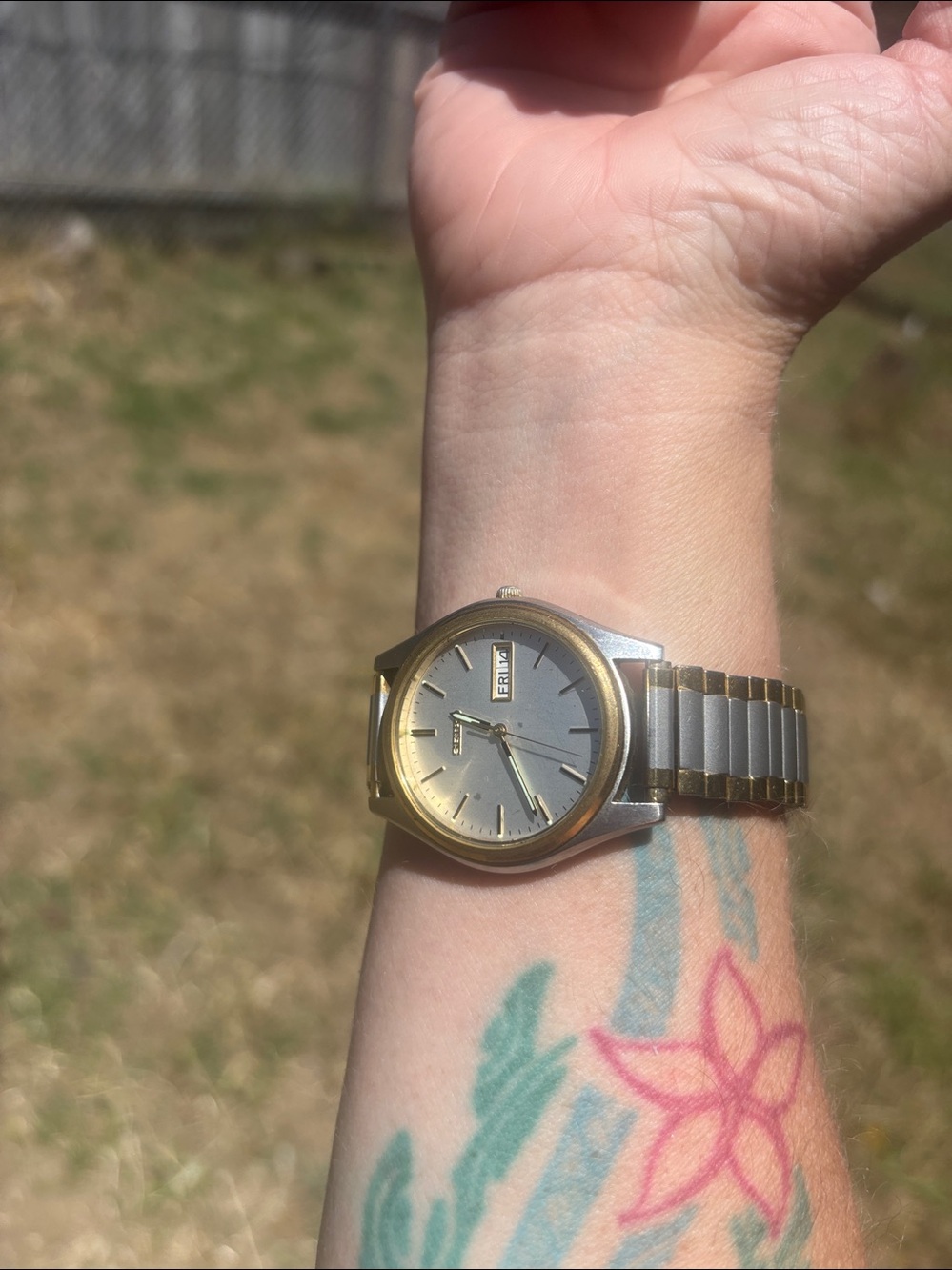 Seiko Gold-Tone Men's Bracelet Watch with Day-Date - Picture 9 of 9